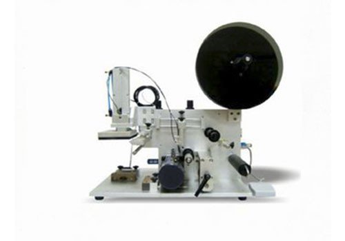 Полуавтоматическая этикетировочная машина SM4-220 для нанесения этикетки на плоскую поверхность