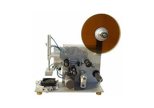 Полуавтоматическая этикетировочная машина для плоских поверхностей